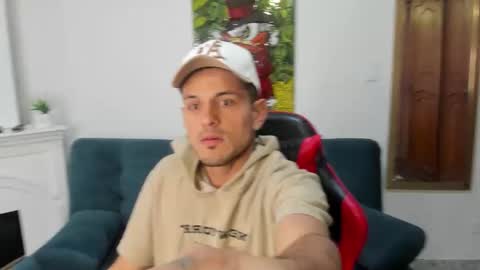 rachell_jacob online show from April 30, 2026, 8:42 am