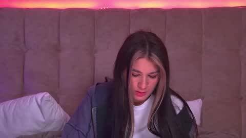 Snapshot of rachellsimpson chatting on January 28, 2025, 3:57 am RachellSimpson online show from January 28, 2025, 3:57 am