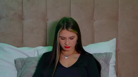 Snapshot of rachellsimpson chatting on March 8, 2025, 7:09 pm RachellSimpson online show from March 8, 2025, 7:09 pm