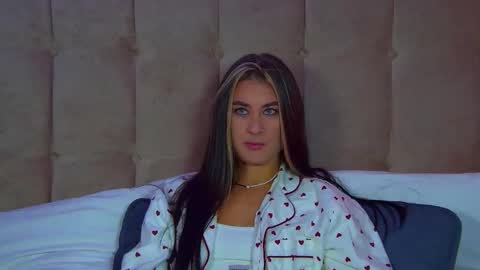 Snapshot of rachellsimpson chatting on September 9, 2025, 7:02 pm RachellSimpson online show from September 9, 2025, 7:02 pm