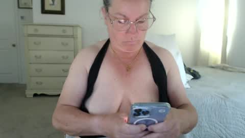Snapshot of rachelplays chatting on June 11, 2026, 7:01 pm rachelplays online show from June 11, 2026, 7:01 pm