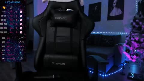 Snapshot of rachelqueen_ chatting on December 21, 2024, 3:20 pm Miko Pleasee help me get 100 likes online show from December 21, 2024, 3:20 pm