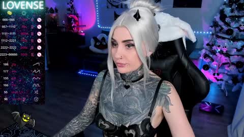 Snapshot of rachelqueen_ chatting on January 7, 2025, 5:20 pm Miko Pleasee help me get 100 likes online show from January 7, 2025, 5:20 pm