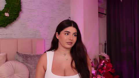 RachelSwaan online show from November 14, 2025, 8:24 am