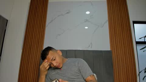 rafa_cruz online show from October 17, 2025, 12:08 pm