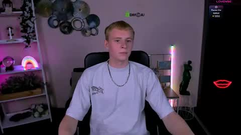 Snapshot of rafael_bien chatting on May 19, 2026, 7:09 pm rafael online show from May 19, 2026, 7:09 pm