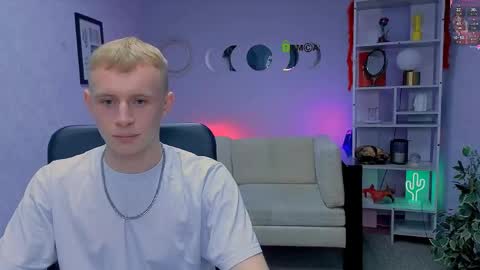 Snapshot of rafael_bien chatting on June 1, 2026, 7:04 pm rafael online show from June 1, 2026, 7:04 pm