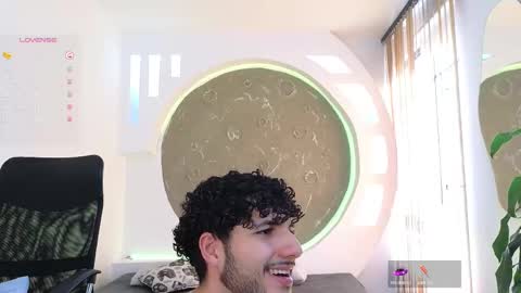 Snapshot of rafael_mendez chatting on September 10, 2025, 8:42 pm R A F A E L online show from September 10, 2025, 8:42 pm