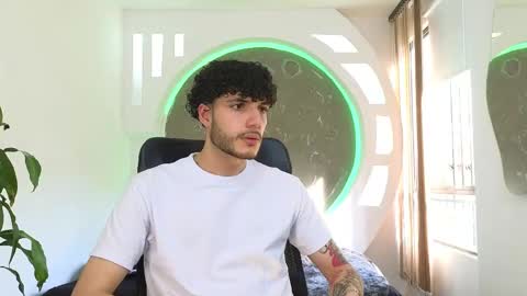 Snapshot of rafael_mendez chatting on October 3, 2025, 8:50 pm R A F A E L online show from October 3, 2025, 8:50 pm