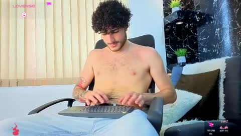 R A F A E L online show from December 4, 2025, 8:50 pm