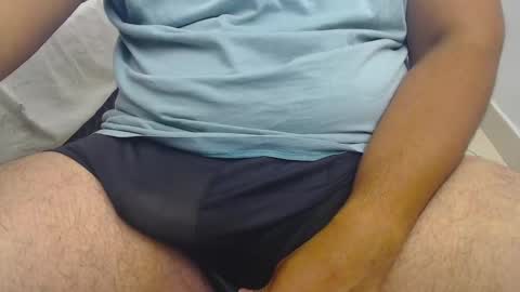 rafaells13 online show from November 2, 2025, 9:44 am