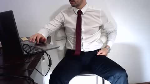 Snapshot of rafaelssk chatting on May 15, 2026, 3:41 pm elenacam online show from May 15, 2026, 3:41 pm