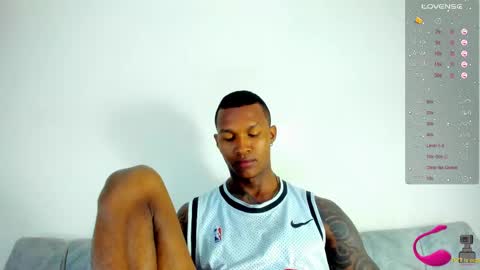 Snapshot of ragnarhot24 chatting on February 24, 2025, 9:00 am Andres H online show from February 24, 2025, 9:00 am