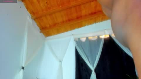 Snapshot of ragnarhot24 chatting on November 12, 2025, 3:01 pm Andres H online show from November 12, 2025, 3:01 pm