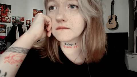 Snapshot of raiingurl chatting on September 21, 2025, 12:45 am Kate online show from September 21, 2025, 12:45 am