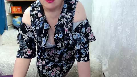 rainbowladyy online show from February 6, 2025, 8:18 am