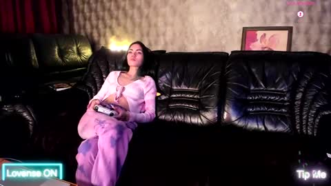 Snapshot of rainbowpony420 chatting on January 17, 2025, 7:16 pm Joline and Alexa online show from January 17, 2025, 7:16 pm