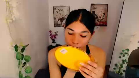 raindrizzle1706 online show from December 17, 2025, 7:25 am