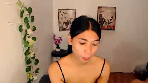 raindrizzle1706 online show from December 18, 2025, 1:39 pm