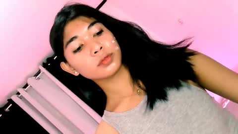 raindrizzle1706 online show from January 14, 2026, 5:13 am