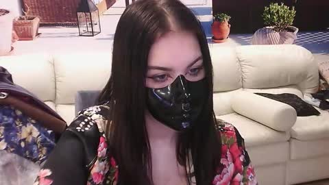 rainyvibe_ online show from March 7, 2026, 11:46 pm