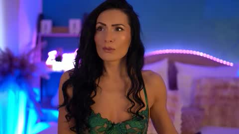 RaisaVawn online show from February 16, 2026, 6:42 am