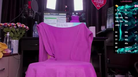 Laura online show from October 2, 2025, 2:40 am