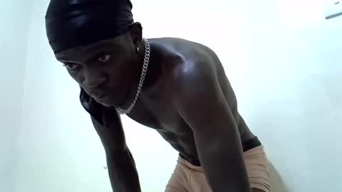 Snapshot of rakeem_1_ chatting on February 22, 2025, 10:29 am rakeem 1 online show from February 22, 2025, 10:29 am