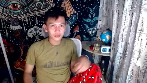 Snapshot of ralfhuge24 chatting on May 18, 2026, 12:55 pm ralfhuge24 online show from May 18, 2026, 12:55 pm