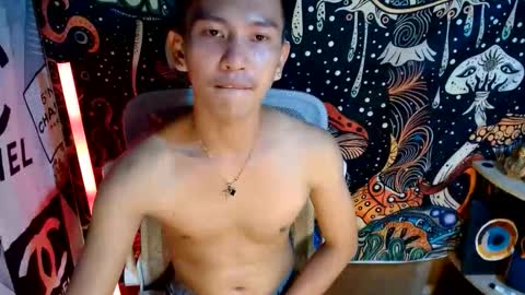 Snapshot of ralfhuge24 chatting on May 25, 2026, 4:46 pm ralfhuge24 online show from May 25, 2026, 4:46 pm
