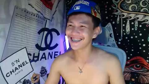 Snapshot of ralfhuge24 chatting on June 3, 2026, 9:45 am ralfhuge24 online show from June 3, 2026, 9:45 am