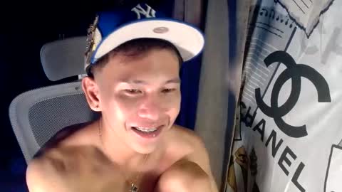 Snapshot of ralfhuge24 chatting on June 8, 2026, 5:13 pm ralfhuge24 online show from June 8, 2026, 5:13 pm