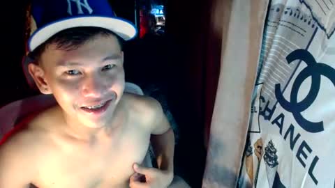 Snapshot of ralfhuge24 chatting on June 19, 2026, 2:54 pm ralfhuge24 online show from June 19, 2026, 2:54 pm