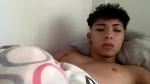 Snapshot of ramiroo2312 chatting on February 17, 2025, 10:07 am ramiroo2312 online show from February 17, 2025, 10:07 am