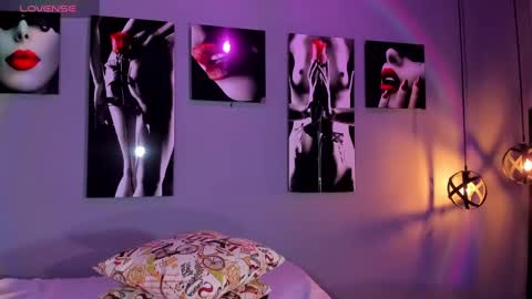 Snapshot of ramonasmith chatting on December 6, 2024, 1:55 pm Ramona online show from December 6, 2024, 1:55 pm