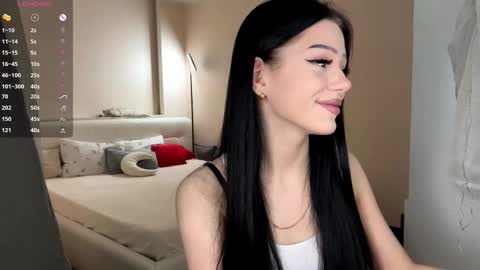 Luna online show from February 9, 2026, 4:22 pm