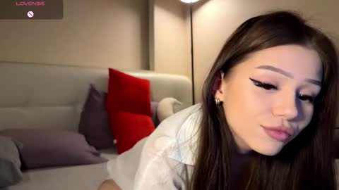 Luna online show from March 11, 2026, 12:44 pm