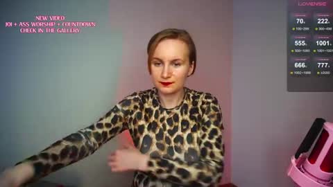 Snapshot of randycherry chatting on July 17, 2026, 3:29 pm Cherry Miss Cherry online show from July 17, 2026, 3:29 pm