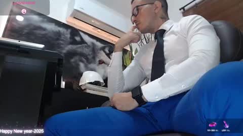 Snapshot of randylukehot chatting on March 11, 2025, 10:40 am randylukehot online show from March 11, 2025, 10:40 am