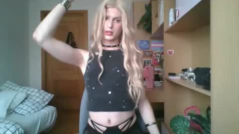 Snapshot of ranya_may chatting on March 5, 2026, 3:08 pm Ranya online show from March 5, 2026, 3:08 pm