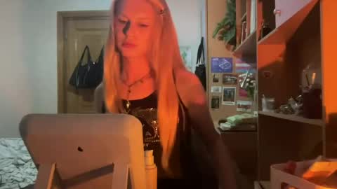 Snapshot of ranya_may chatting on June 19, 2026, 7:39 pm Ranya online show from June 19, 2026, 7:39 pm