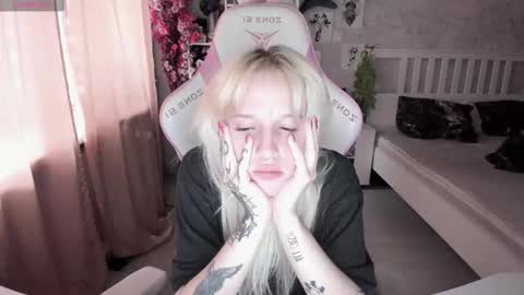 Snapshot of rapunzel_cute chatting on September 13, 2025, 2:06 pm Rapunzel online show from September 13, 2025, 2:06 pm