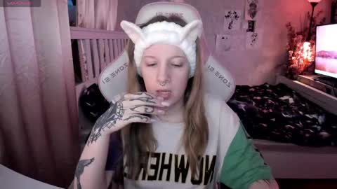 Snapshot of rapunzel_cute chatting on May 10, 2026, 6:35 pm Rapunzel online show from May 10, 2026, 6:35 pm