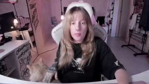 Snapshot of rapunzel_cute chatting on June 14, 2026, 6:10 pm Rapunzel online show from June 14, 2026, 6:10 pm