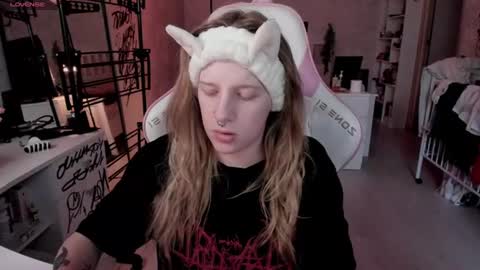 Snapshot of rapunzel_cute chatting on June 24, 2026, 1:10 pm Rapunzel online show from June 24, 2026, 1:10 pm