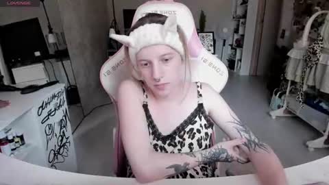 Snapshot of rapunzel_cute chatting on July 11, 2026, 1:14 pm Rapunzel online show from July 11, 2026, 1:14 pm