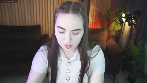 Snapshot of rapunzelangel chatting on June 2, 2026, 5:53 am rapunzelangel online show from June 2, 2026, 5:53 am