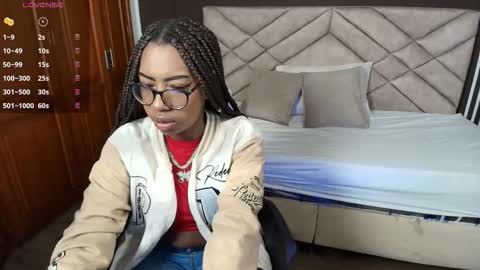 Raquel online show from November 7, 2025, 11:32 am