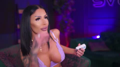 Raquelle online show from February 1, 2025, 6:40 pm