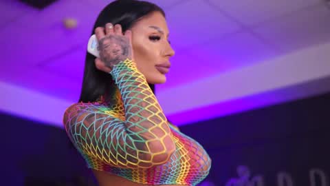 Raquelle online show from February 1, 2025, 9:51 pm